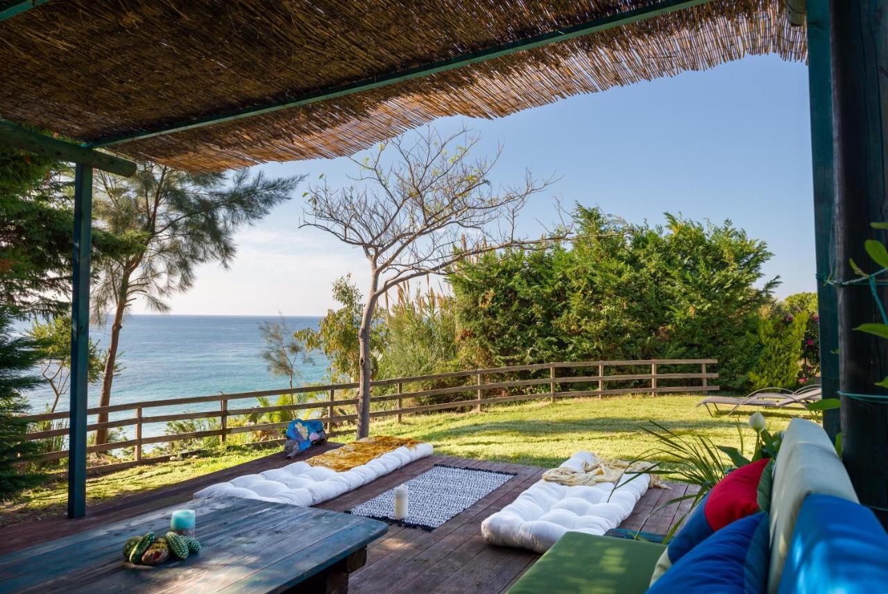 Beachfront Villa Meliti Agios Matthaios  Exterior photo