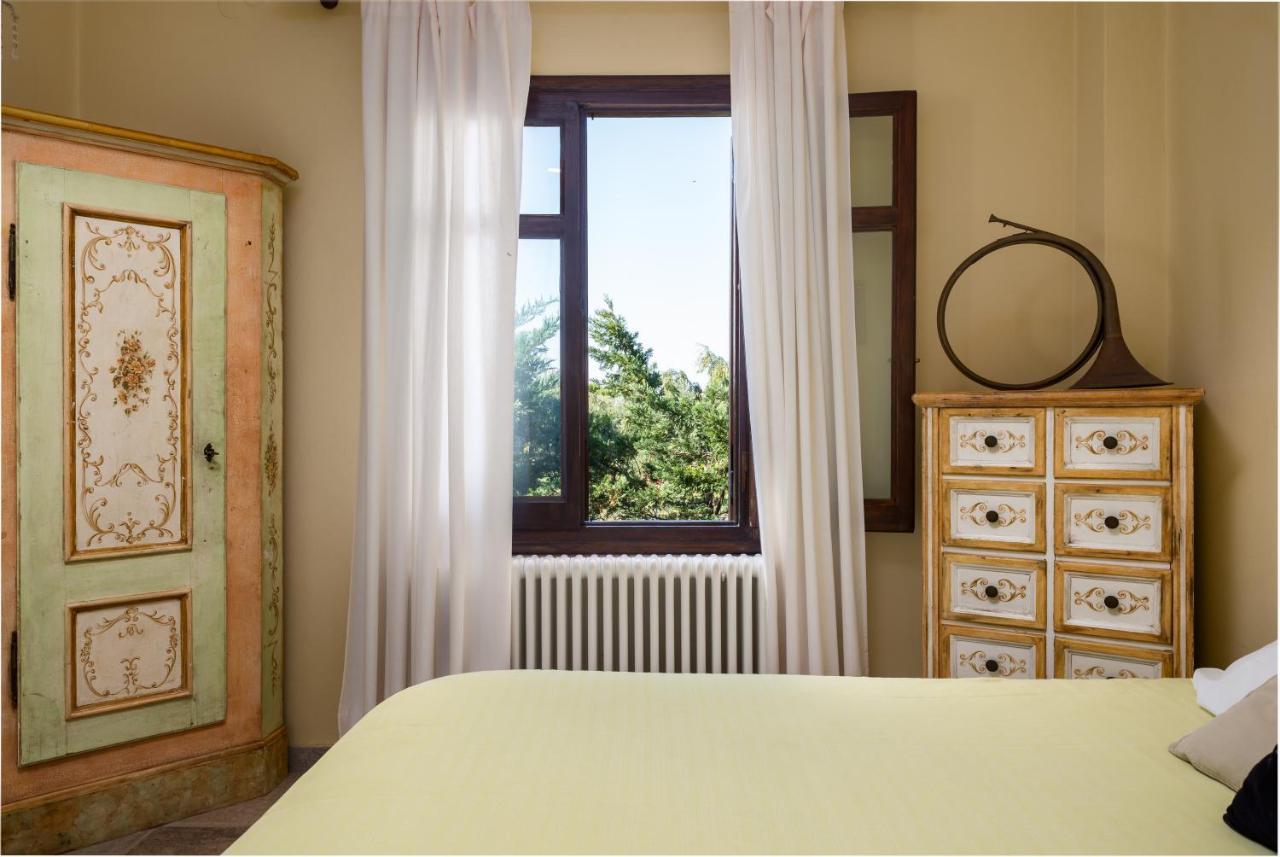 Beachfront Villa Meliti Agios Matthaios  Exterior photo